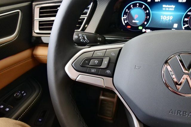 2026 Volkswagen Atlas Cross Sport 2.0T SEL R-Line Black