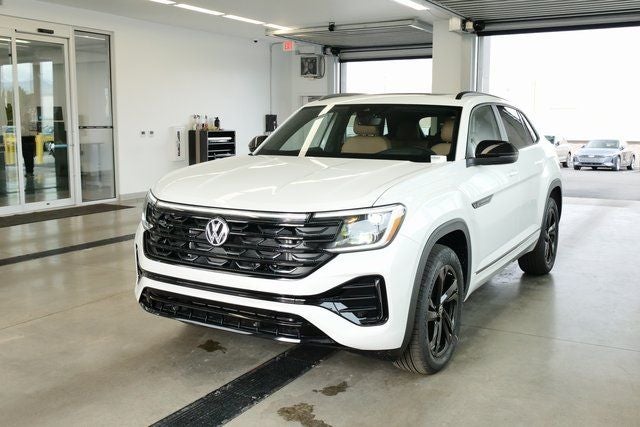 2026 Volkswagen Atlas Cross Sport 2.0T SEL R-Line Black