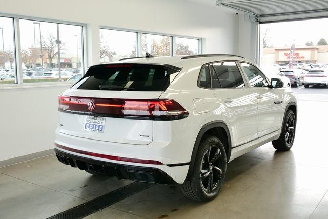 2026 Volkswagen Atlas Cross Sport 2.0T SEL R-Line Black