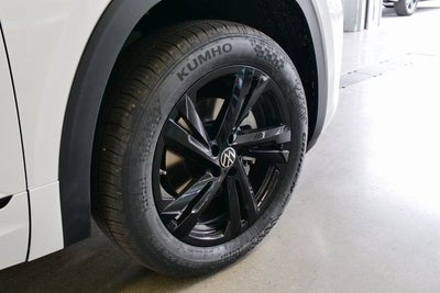 2026 Volkswagen Atlas Cross Sport 2.0T SEL R-Line Black