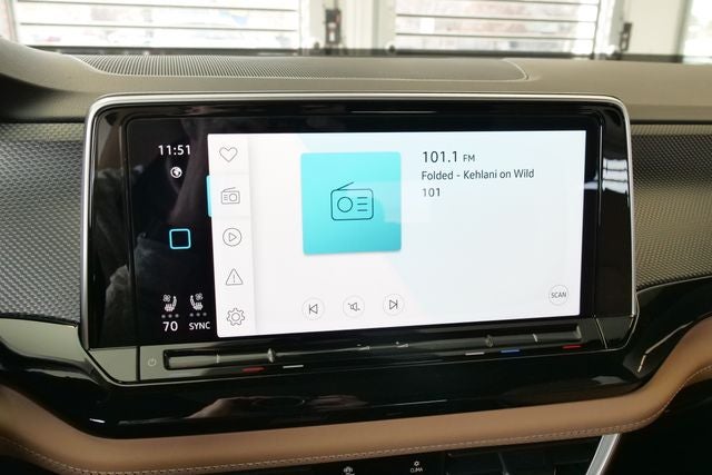 2026 Volkswagen Atlas Cross Sport 2.0T SEL R-Line Black