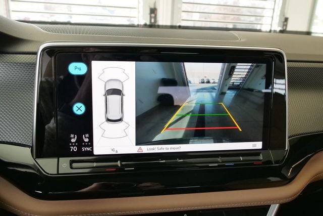 2026 Volkswagen Atlas Cross Sport 2.0T SEL R-Line Black