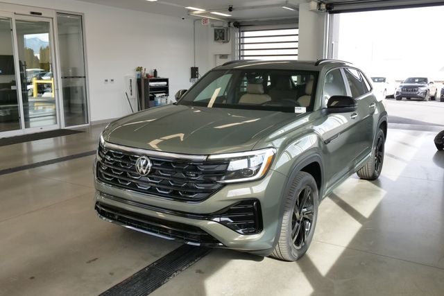 2026 Volkswagen Atlas Cross Sport 2.0T SEL R-Line Black