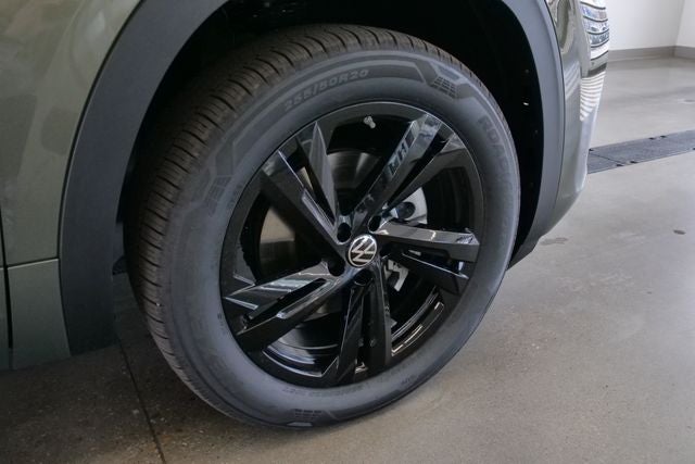 2026 Volkswagen Atlas Cross Sport 2.0T SEL R-Line Black