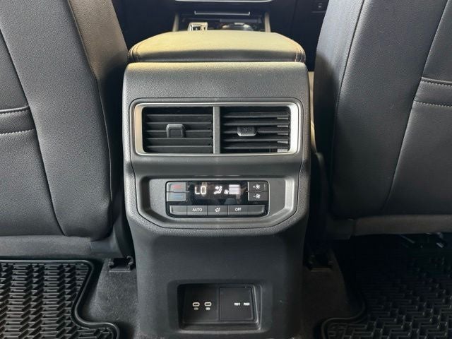 2024 Volkswagen Atlas 2.0T Peak Edition SE w/Technology