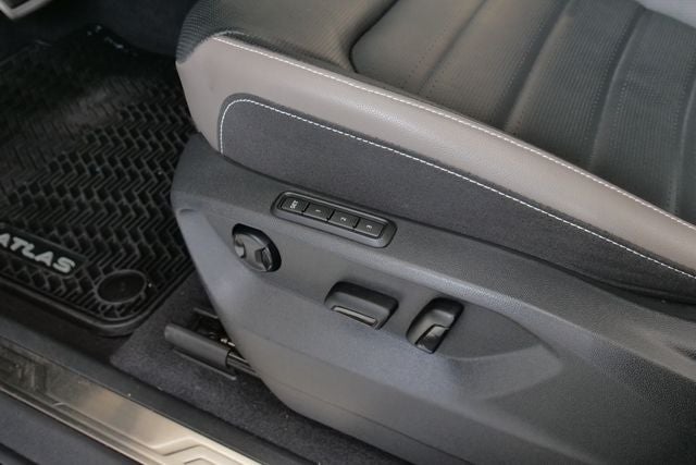 2023 Volkswagen Atlas Cross Sport 3.6L V6 SEL Premium R-Line
