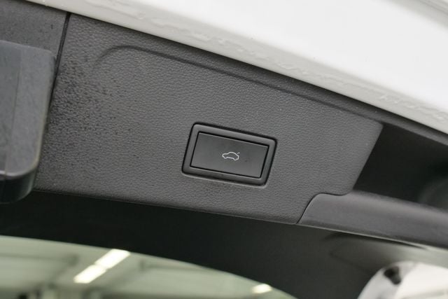 2023 Volkswagen Atlas Cross Sport 3.6L V6 SEL Premium R-Line