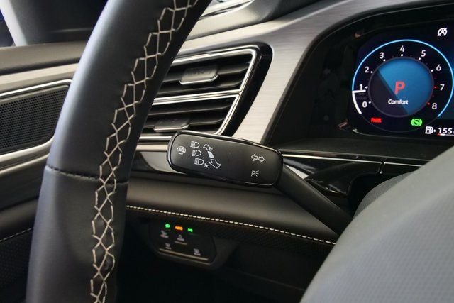 2025 Volkswagen Atlas Cross Sport 2.0T SE