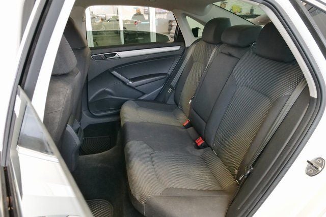 2016 Volkswagen Passat 1.8T S