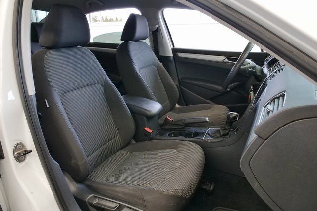 2016 Volkswagen Passat 1.8T S