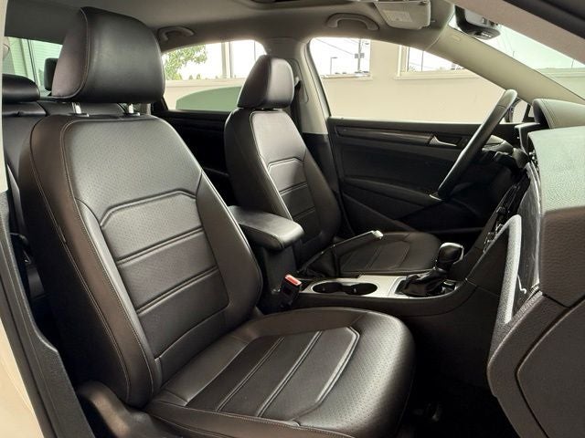 2020 Volkswagen Passat 2.0T R-Line