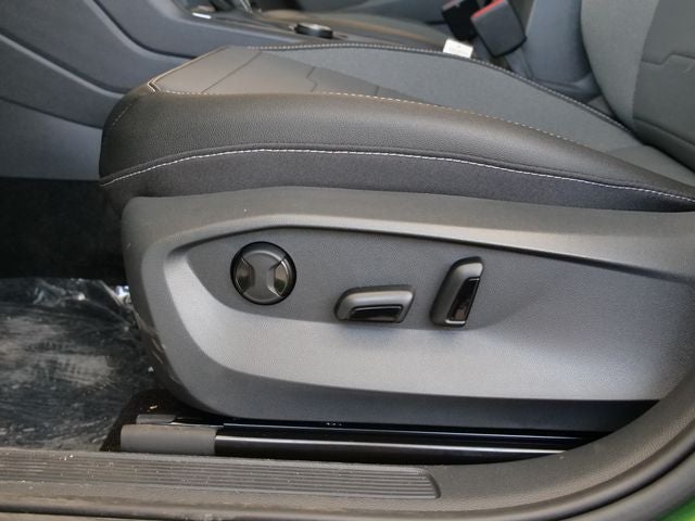 2026 Volkswagen Taos 1.5T SE Black