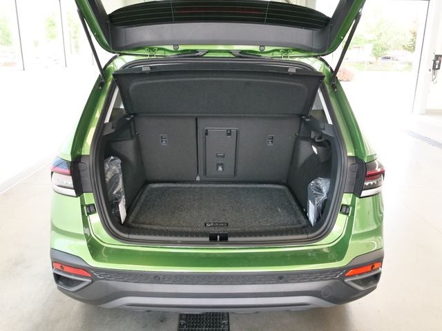 2026 Volkswagen Taos 1.5T SE Black