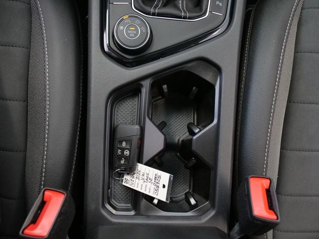 2026 Volkswagen Taos 1.5T SE Black