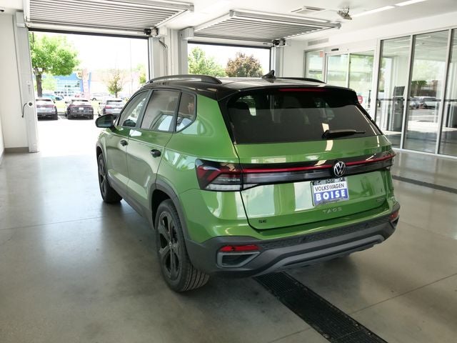 2026 Volkswagen Taos 1.5T SE Black