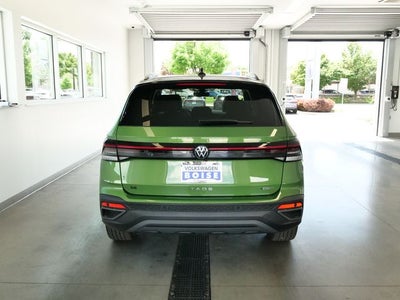 2026 Volkswagen Taos 1.5T SE Black