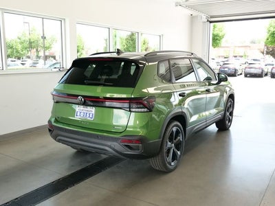 2026 Volkswagen Taos 1.5T SE Black