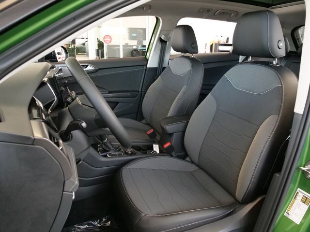 2026 Volkswagen Taos 1.5T SE Black