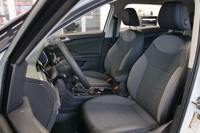 2026 Volkswagen Taos 1.5T SE Black