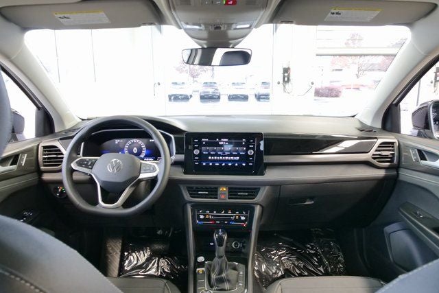 2026 Volkswagen Taos 1.5T SE Black