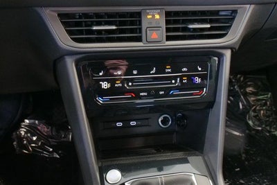 2026 Volkswagen Taos 1.5T SE Black