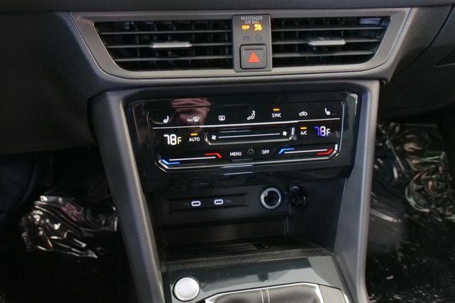 2026 Volkswagen Taos 1.5T SE Black