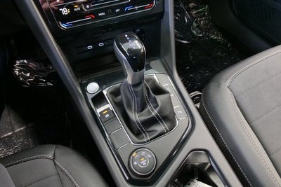 2026 Volkswagen Taos 1.5T SE Black