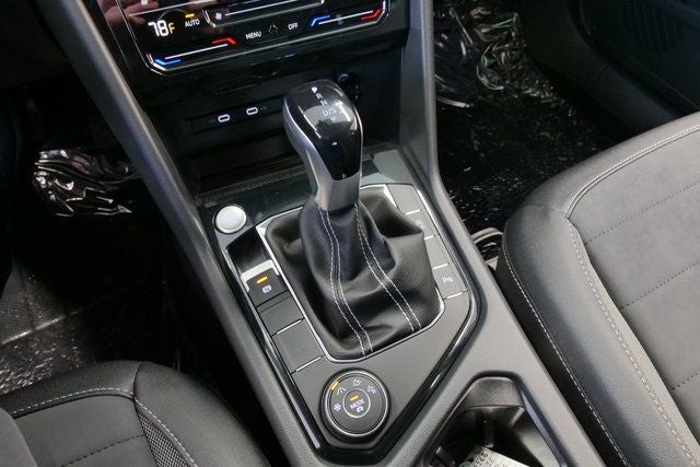 2026 Volkswagen Taos 1.5T SE Black