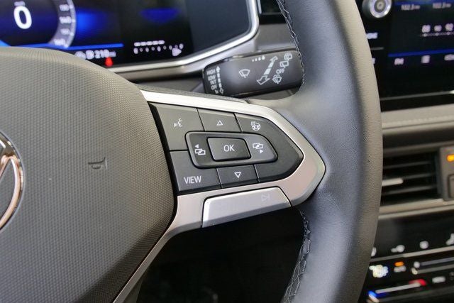 2026 Volkswagen Taos 1.5T SE Black