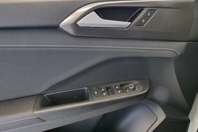 2026 Volkswagen Taos 1.5T SE Black