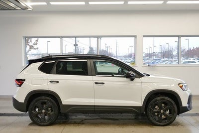 2026 Volkswagen Taos 1.5T SE Black