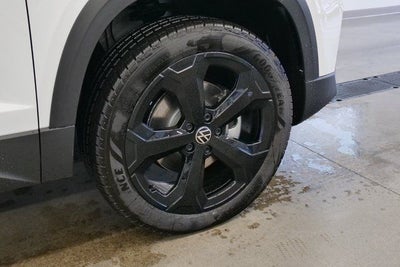 2026 Volkswagen Taos 1.5T SE Black