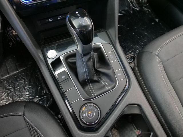 2026 Volkswagen Taos 1.5T SE Black