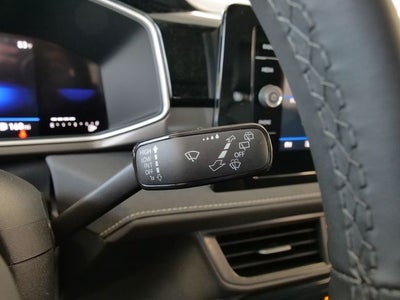2026 Volkswagen Taos 1.5T SE Black