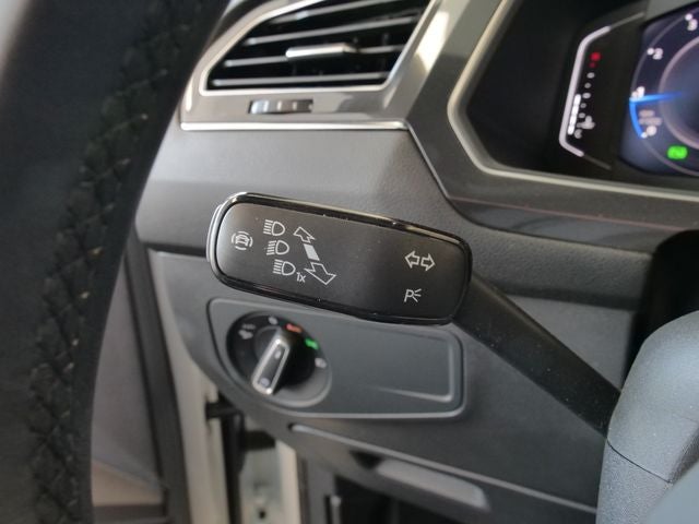 2023 Volkswagen Tiguan 2.0T SEL R-Line