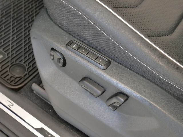 2023 Volkswagen Tiguan 2.0T SEL R-Line