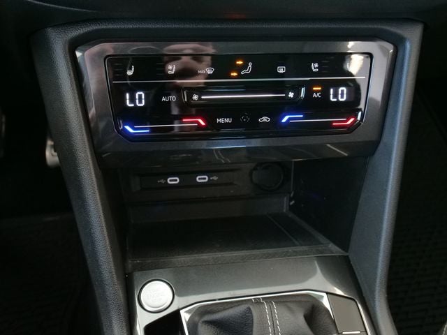 2023 Volkswagen Tiguan 2.0T SEL R-Line