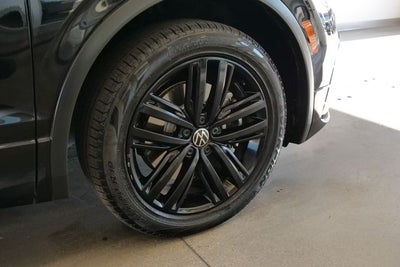 2022 Volkswagen Tiguan 2.0T SE R-Line Black