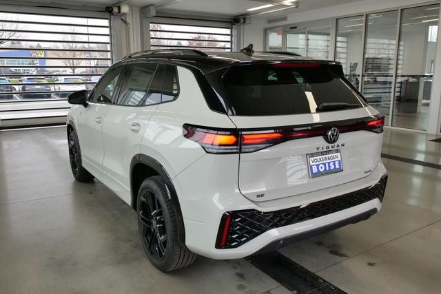 2026 Volkswagen Tiguan 2.0T SE R-Line Black