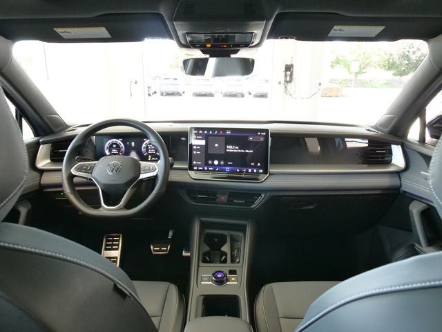 2025 Volkswagen Tiguan 2.0T SE R-Line Black