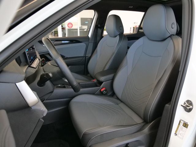 2025 Volkswagen Tiguan 2.0T SE R-Line Black