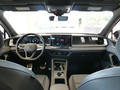 2025 Volkswagen Tiguan 2.0T SE R-Line Black