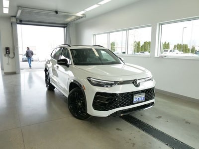 2026 Volkswagen Tiguan 2.0T SE R-Line Black