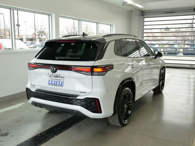 2026 Volkswagen Tiguan 2.0T SE R-Line Black
