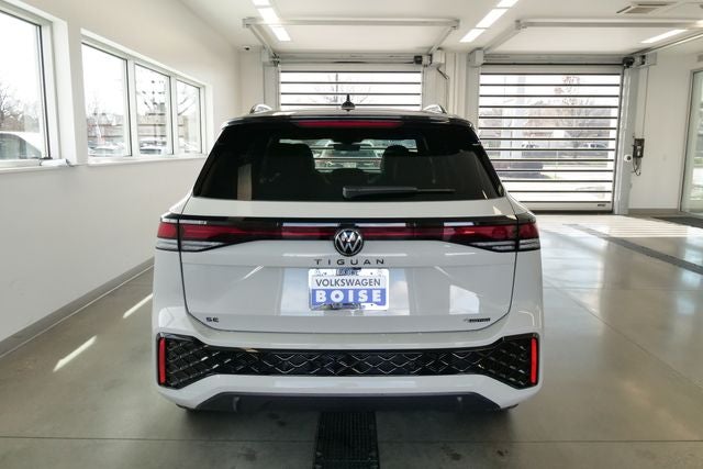 2026 Volkswagen Tiguan 2.0T SE R-Line Black