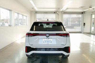 2026 Volkswagen Tiguan 2.0T SE R-Line Black