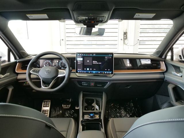 2026 Volkswagen Tiguan 2.0T SEL R-Line