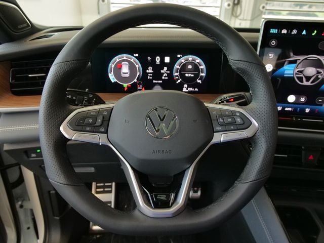 2026 Volkswagen Tiguan 2.0T SEL R-Line