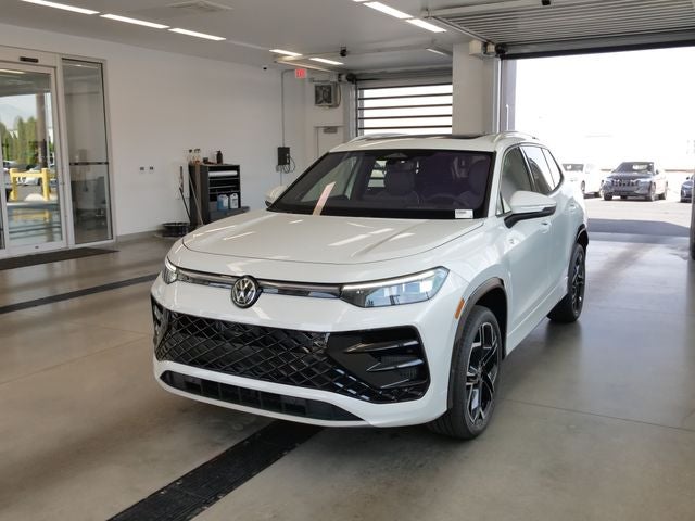 2026 Volkswagen Tiguan 2.0T SEL R-Line