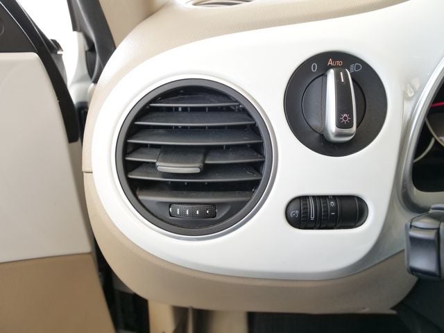 2019 Volkswagen Beetle 2.0T SE